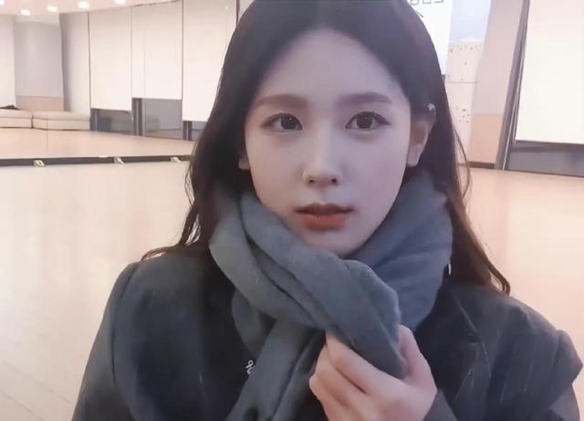 “五代神颜”赵美延:曾因未成年恋爱被劝退,如今是门面级的主唱