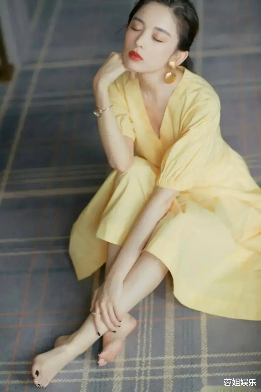 “风流玉女”古力娜扎:美空出身狂立人设,清纯名声处境尴尬