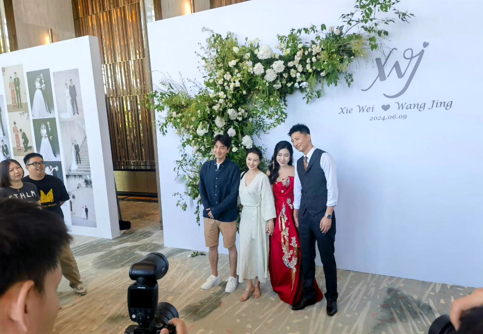 高圆圆赵又廷参加好友婚礼,相视而笑画风超甜,结婚10年却恩爱如初