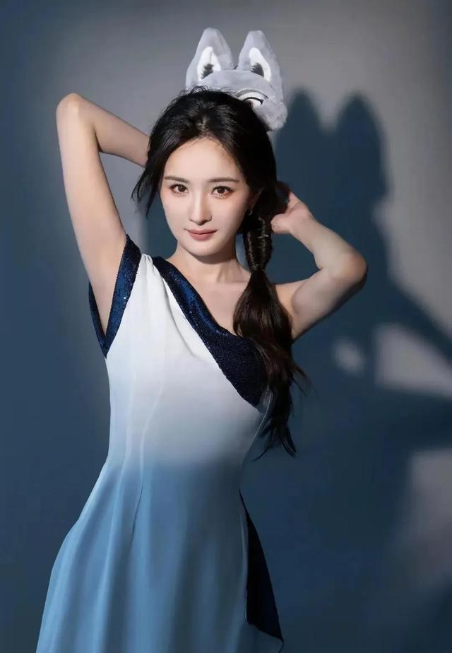 甜美的外表，藏着让人惊叹的火辣身材