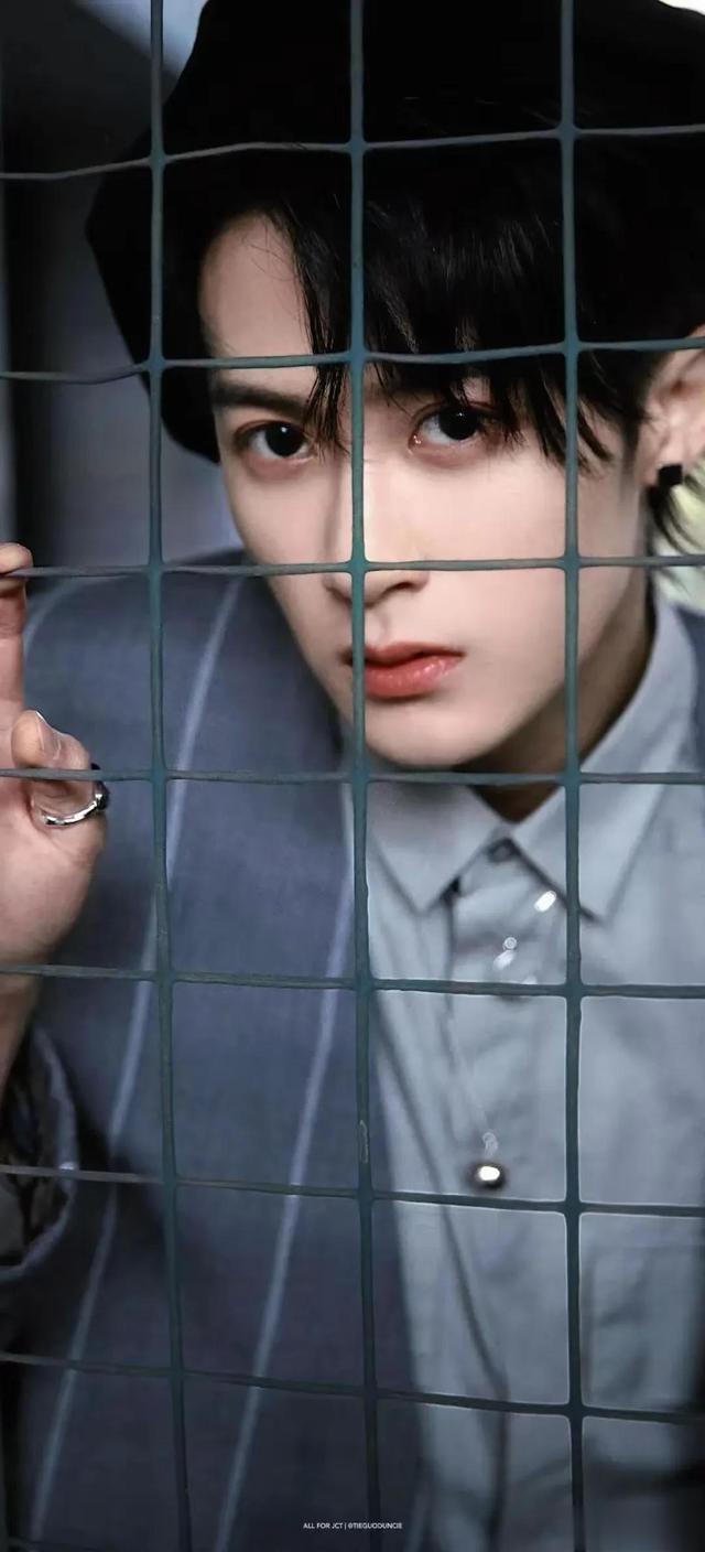 跨年晚会一夜，最帅男艺人洗牌，酷盖登顶，于适第9嘉伦第8李现6