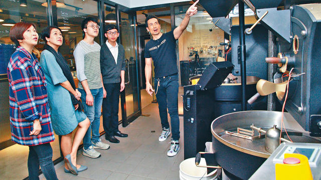 他是TVB视帝有生意头脑，逆市开6家门店，煮咖啡给老婆，前女友走宝