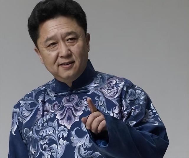 看了如今德云社和岳云鹏的乱象,终于明白,于谦才是真正的聪明人