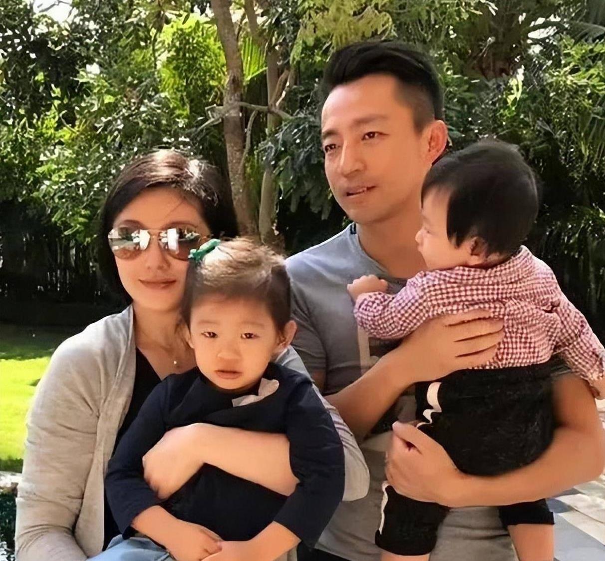 汪小菲悲痛到无法下床,跪地委托友人反击光头,要开战?