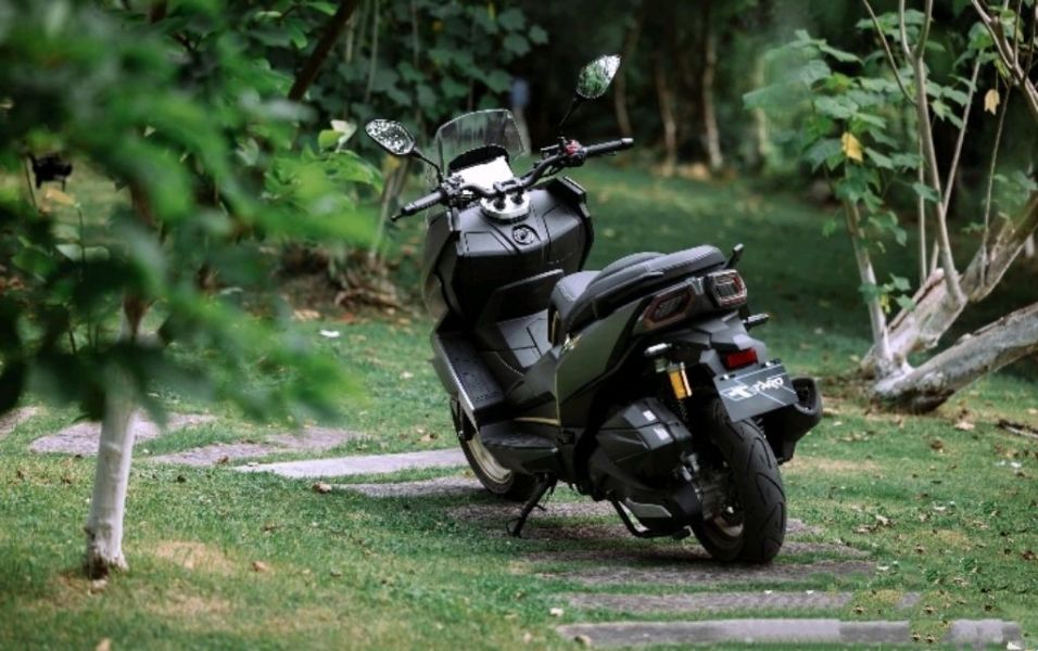 白菜价的250踏板，还要什么自行车？1.35万的台荣250不香吗？