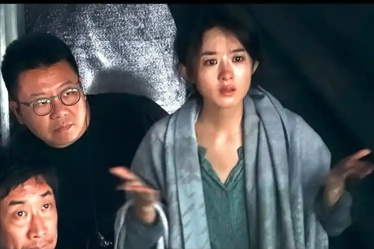 央视出手了!赵丽颖的4分钟采访,没几个人能笑着走出来