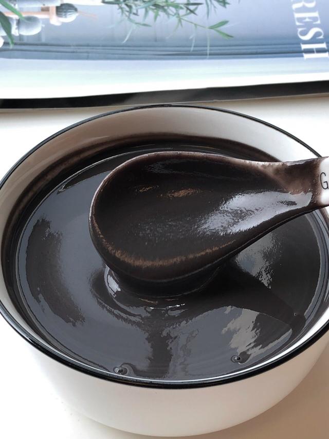 建议:女人别太节俭,常吃这4种天然“花青素”,肌肤水嫩显年轻