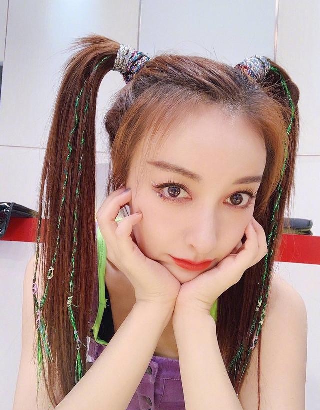 没想到，美国“难民”的涌入，让被骂十多年的吴昕终于抬起头做人