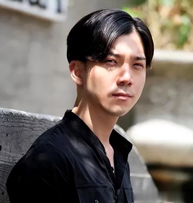 男人50岁后，建议远离这3种“老人头”，换成另外3种更有绅士气质