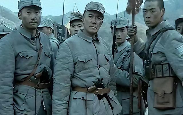 当初因剧组太穷,《亮剑》导演临时拉来4个演员,个个演成了经典