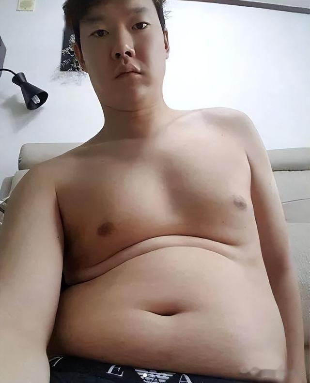 挺练之后的肌肉男,看看他们都变成什么鬼样子?
