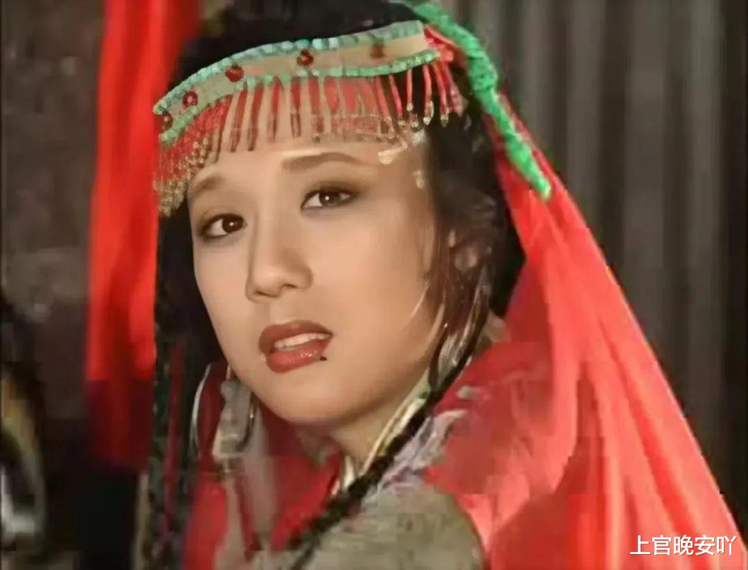 天生“苦相脸”的7位女星，个个愁容满面，面无表情都像是要哭了