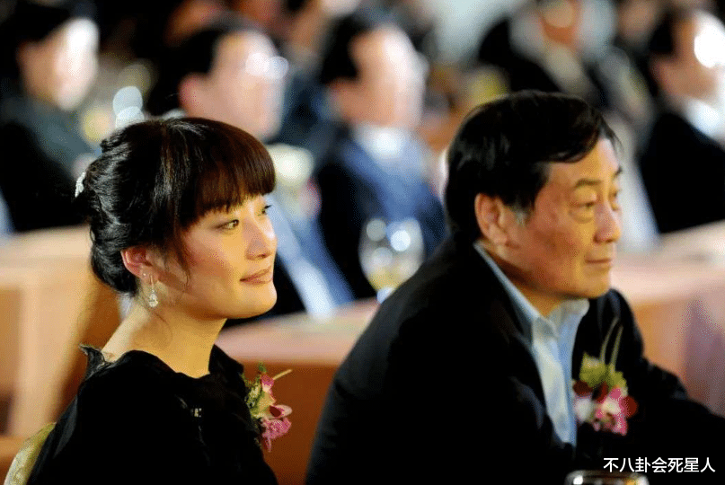 身家百亿却只生一个女儿，除了宗庆后，赌王家族也有一位