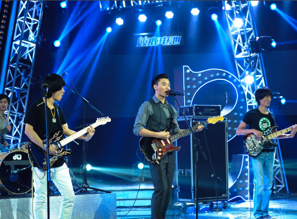 著名演员陈宝国:多年失眠刚痊愈,儿子却又成心病