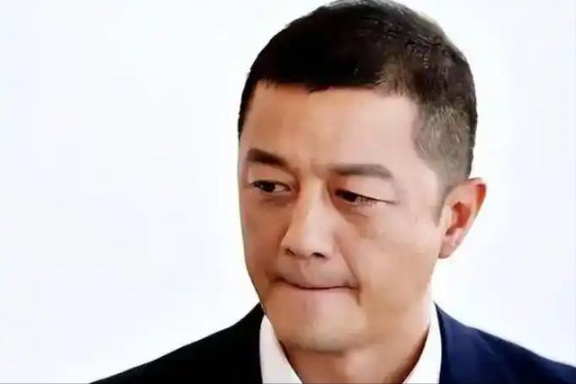 这次，李亚鹏“底裤被扒光”！15万人围观，王菲担心的事还是发生