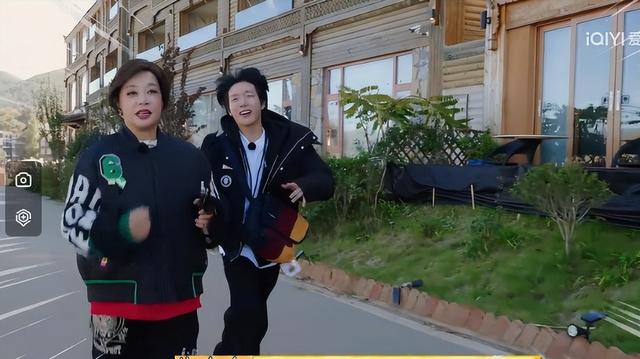 直到看见刘晓庆打包剩菜，才明白向太为什么说她大智若愚！