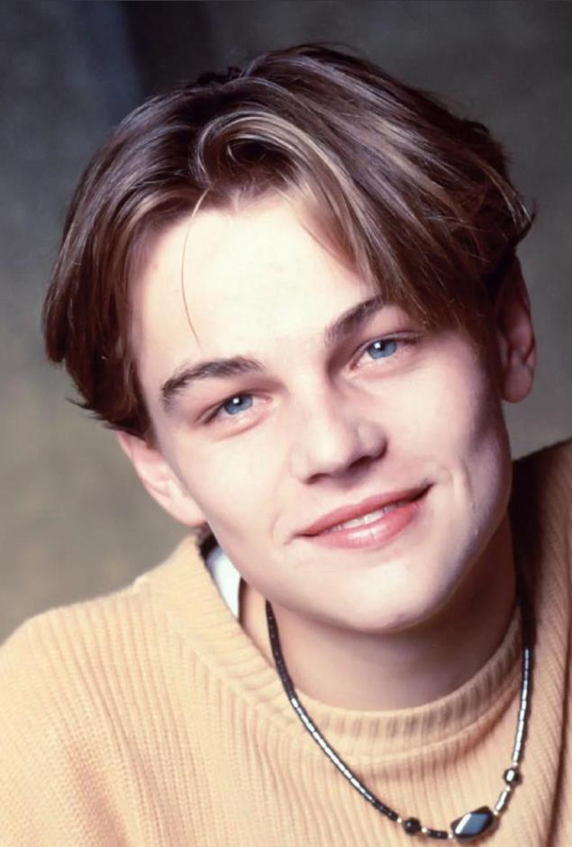 初见时美的惊为天人,但是花期却很短,颜值很快就坍塌的7位明星