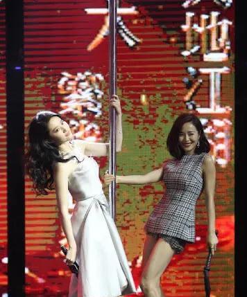 从未见过的刘亦菲钢管舞这个下腰无敌不过依旧清纯跟性感无关