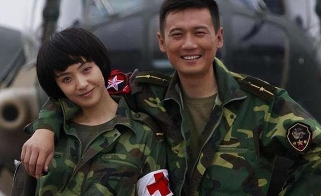 “戏里”是父女,“戏外”是夫妻,他们关系公开时,孩子都8岁了