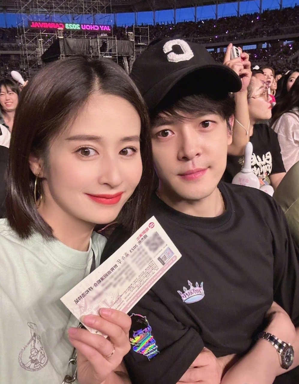 颖儿付辛博六周年纪念日甜蜜曝光,夫妻关系引热议,幸福秘诀何在