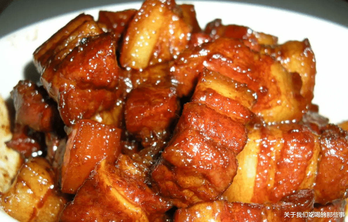 做红烧肉,牢记4个窍门,出锅后香味浓郁,色泽红亮,软糯不柴