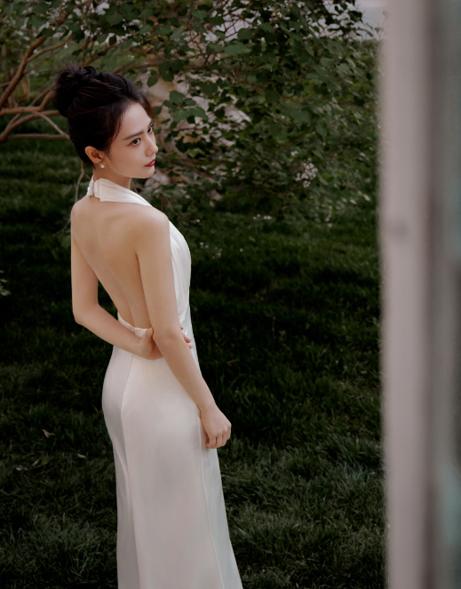 《边水往事》女赌王荣姐:戏里土掉渣,年轻靓到炸,还是挂历女神