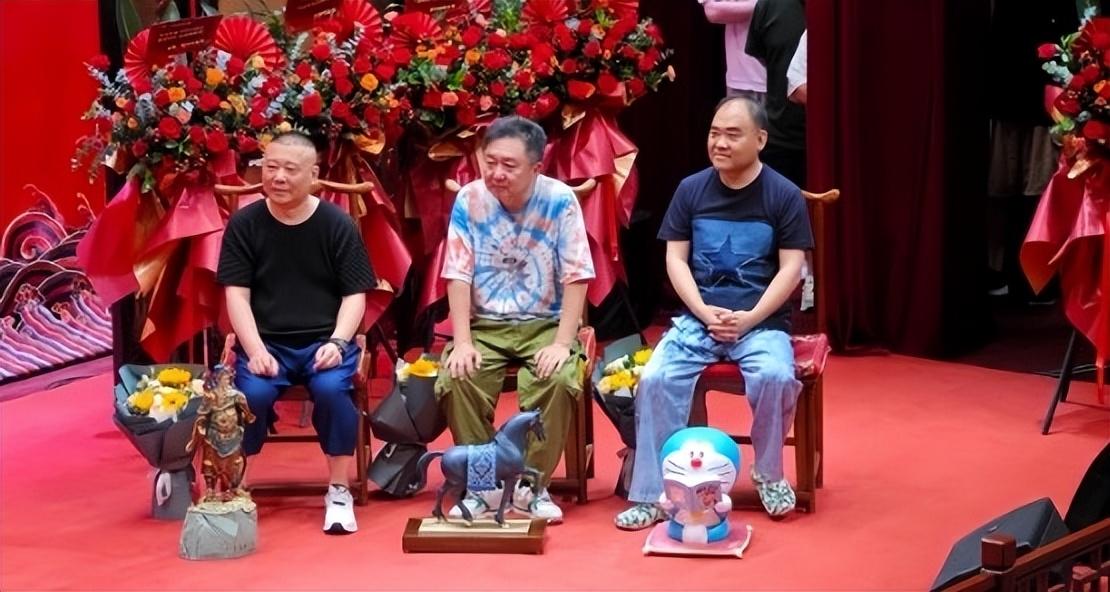 郭德纲给足了排面,但却被徒弟卷了面子;高峰收徒,亦喜亦悲