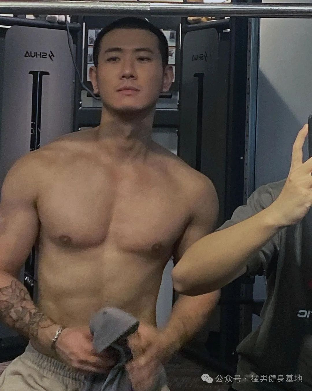 网红Lito肌肉诱惑，阳光帅气难以抗拒！