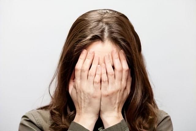 肝不好的人，晨起会有这3种表现！要想肝好，3件事趁早远离！