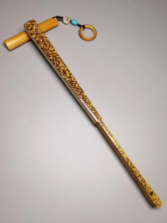 文玩市场上比较常见的八大斑竹:辨识、比较与收藏