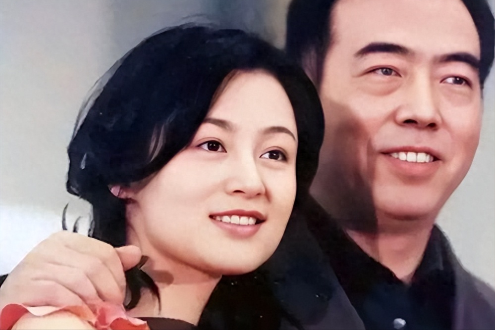 风水轮流转?当年“借孕”逼走倪萍的陈红,竟也落到今天这个下场