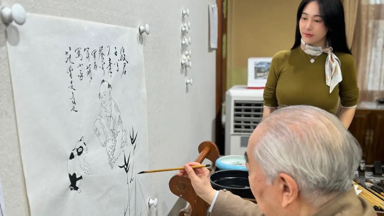 曝86岁范曾新婚妻子身份！离异且带有仨孩，身材火辣大量私照曝光