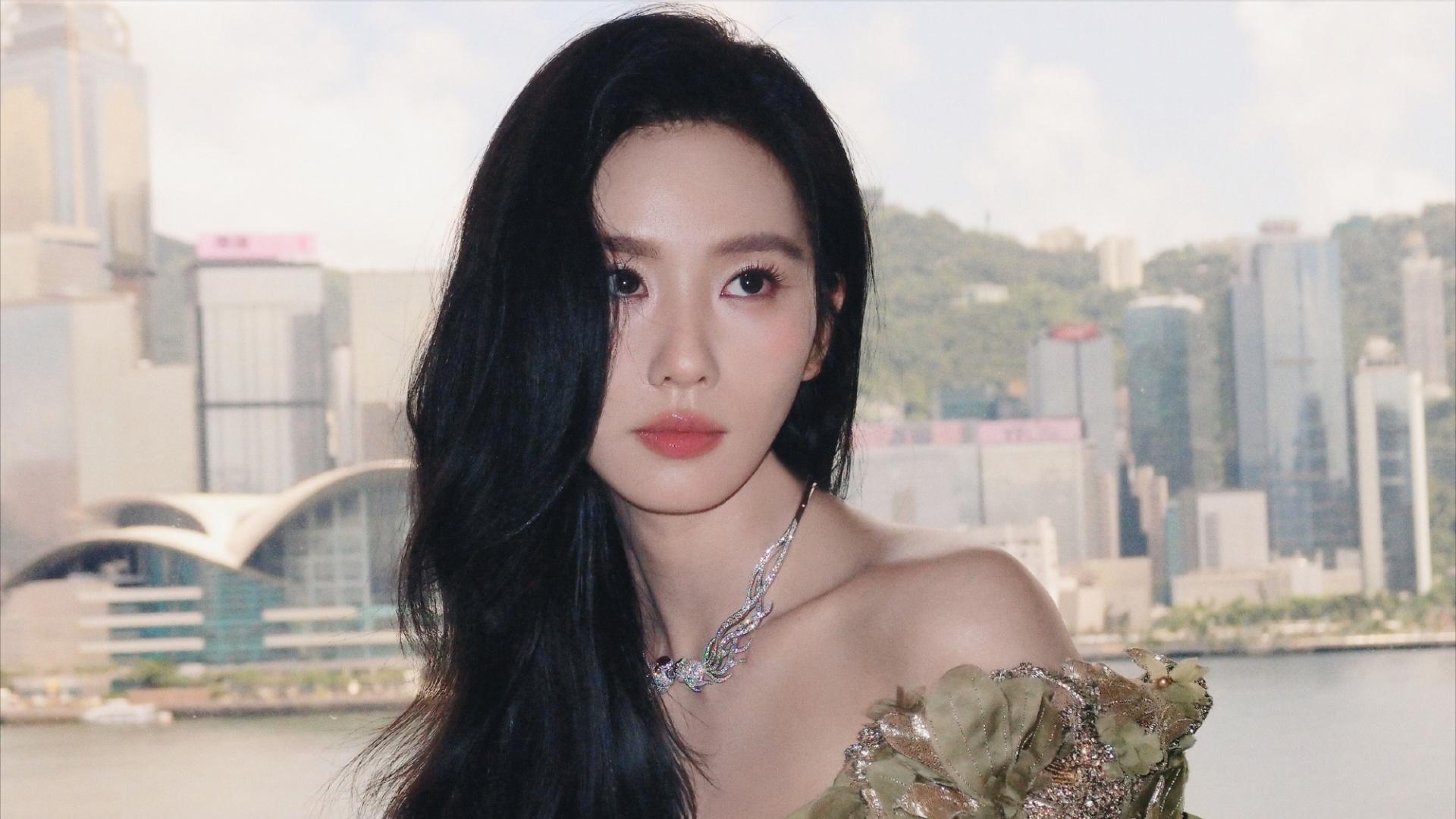 刘诗诗活动生图曝光，脸部细节被放大，台前幕后却是两副面孔？