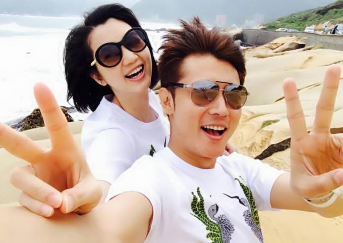 《洪欣海岛度假，张丹峰出镜秀恩爱引争议》