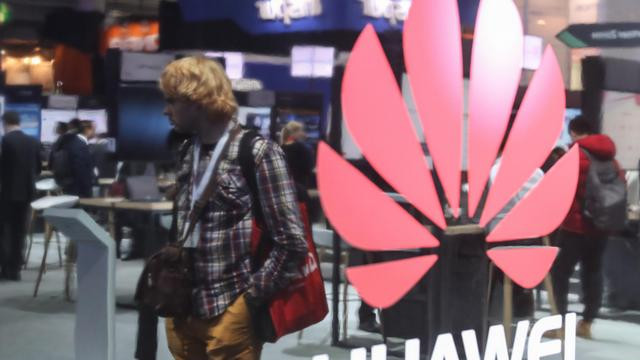 高压禁令下，又一家巨头宣布中止和华为合作！合作仅两个月