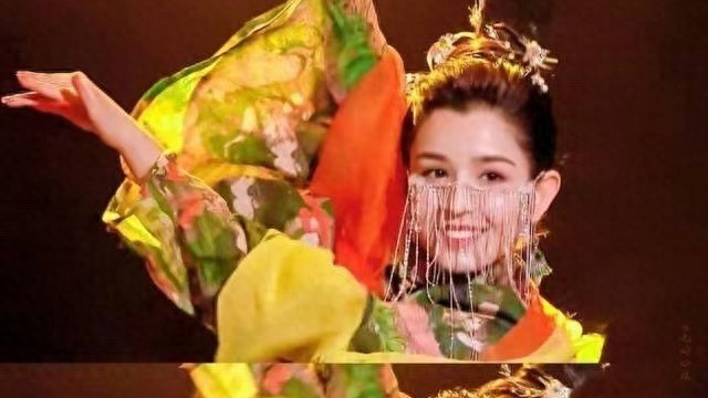 红得快，凉得更快：5位曾经爆红后迅速过气的女星，如今无人问津