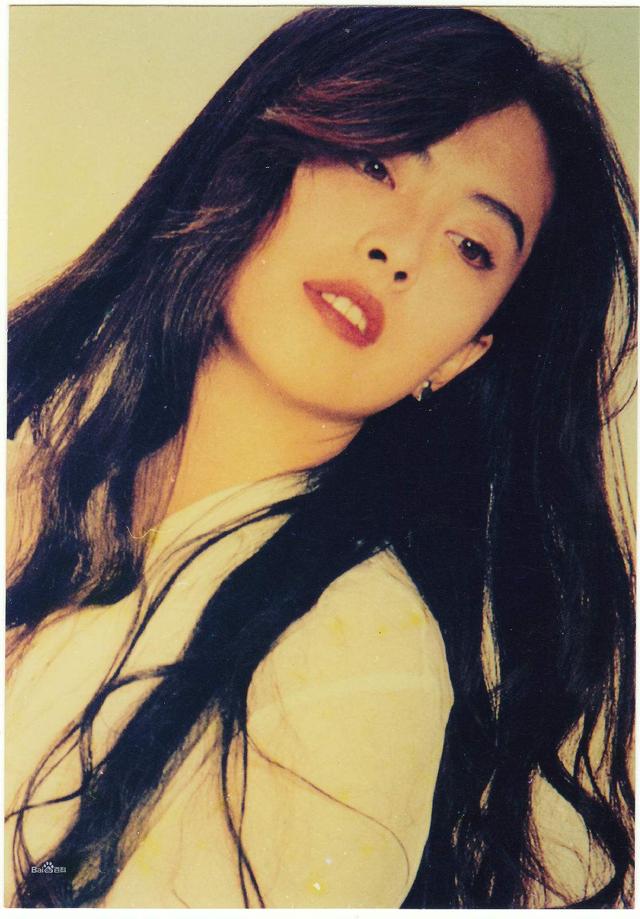 龅牙凸嘴依旧风华绝代，惊艳了一个世纪的6位女星，一个比一个美