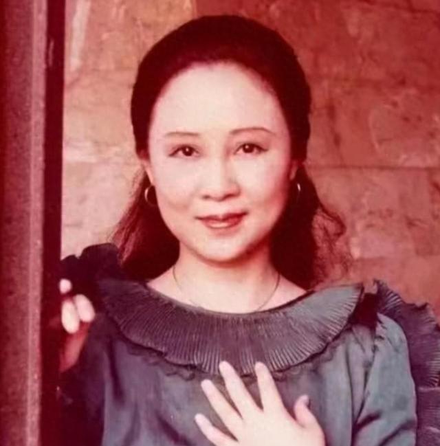 86岁琼瑶自杀曝光:隐居5.5亿豪宅,公然做小三,曾说一生无悔!