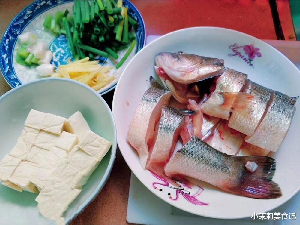 8月7日立秋,再忙别忘“贴秋膘”,吃3肉,咬3果,吃出健康好身体,咬出一年好福气