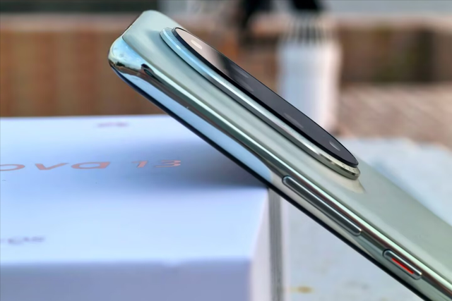 華為開(kāi)啟“降價(jià)模式”，等深微曲屏+衛(wèi)星通信+100W，已跌至2998元