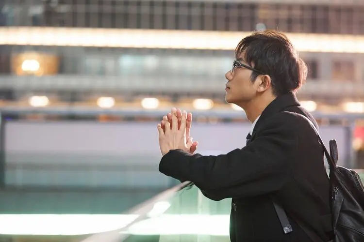 程序员月薪28000元，却不敢搬出9平米出租屋，背后原因让人心酸