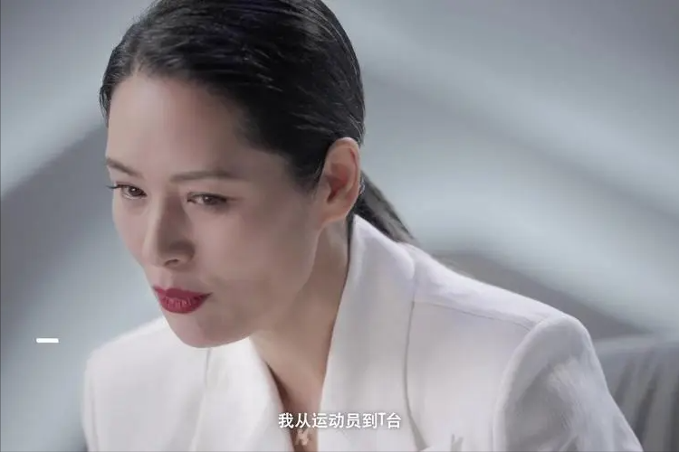 出轨丈夫得脑瘤,小三摔成终身瘫痪,娱乐圈大快人心的“现世报”