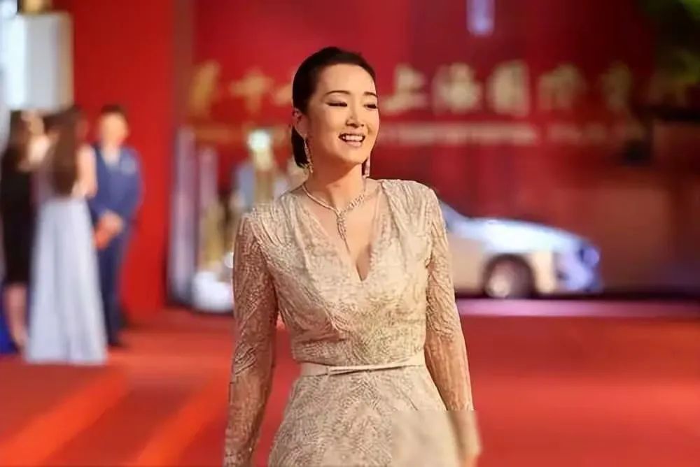 52岁巩俐质疑70岁男友不能一周四次，没想到对方这样证明自己