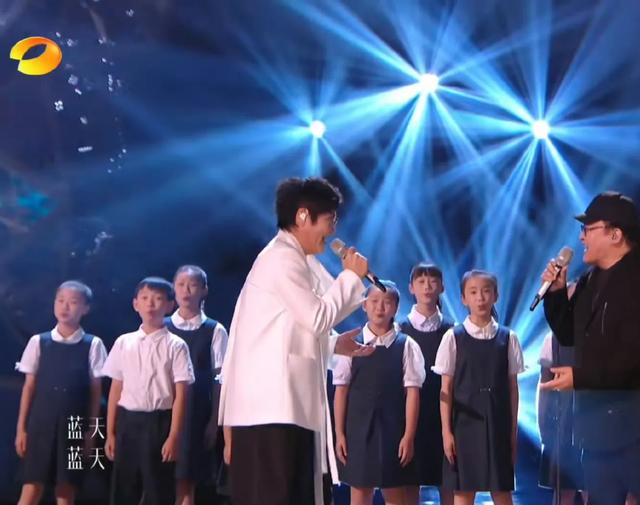 那英|恭喜！天后那英拿下新一季歌王实至名归，现场哽咽发言让人动容