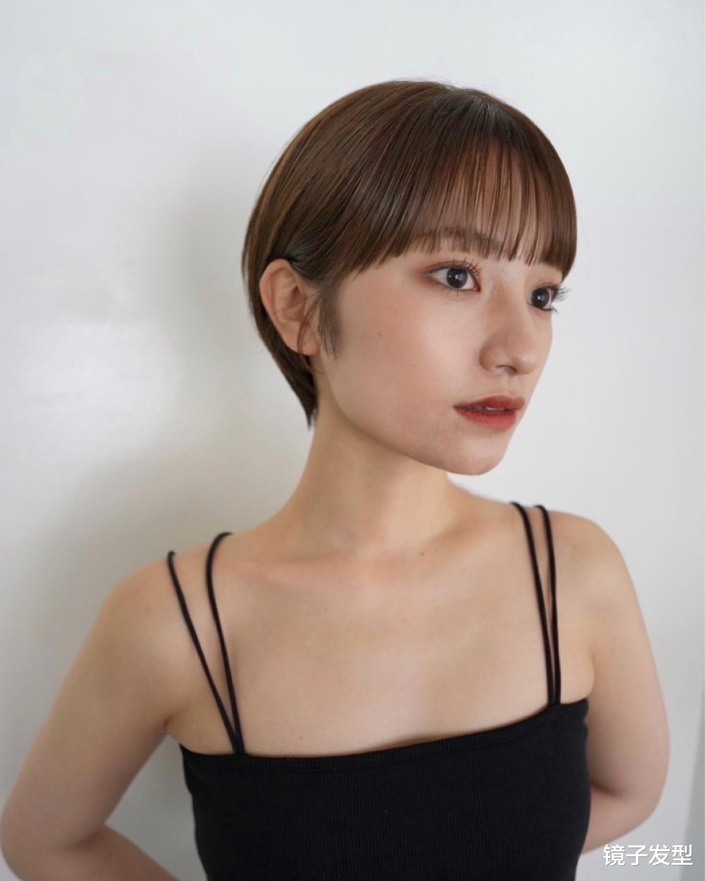 挂耳女士短发，尽显精致魅力
