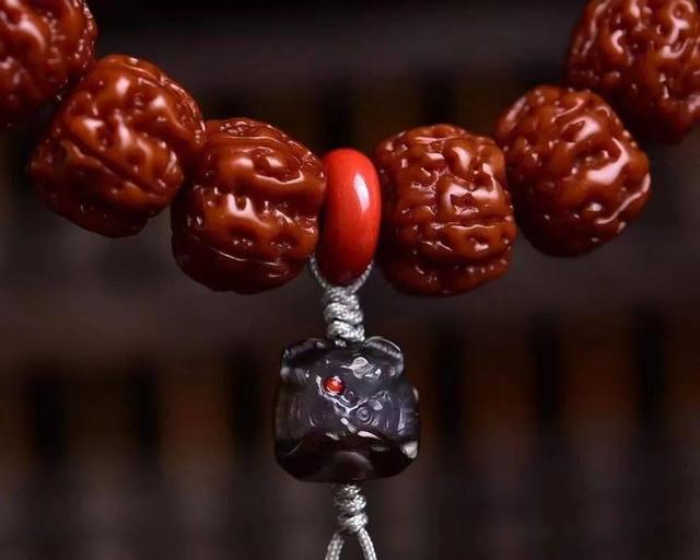 那些年我们追过的文玩，现在竟然成了收藏界的黑马！