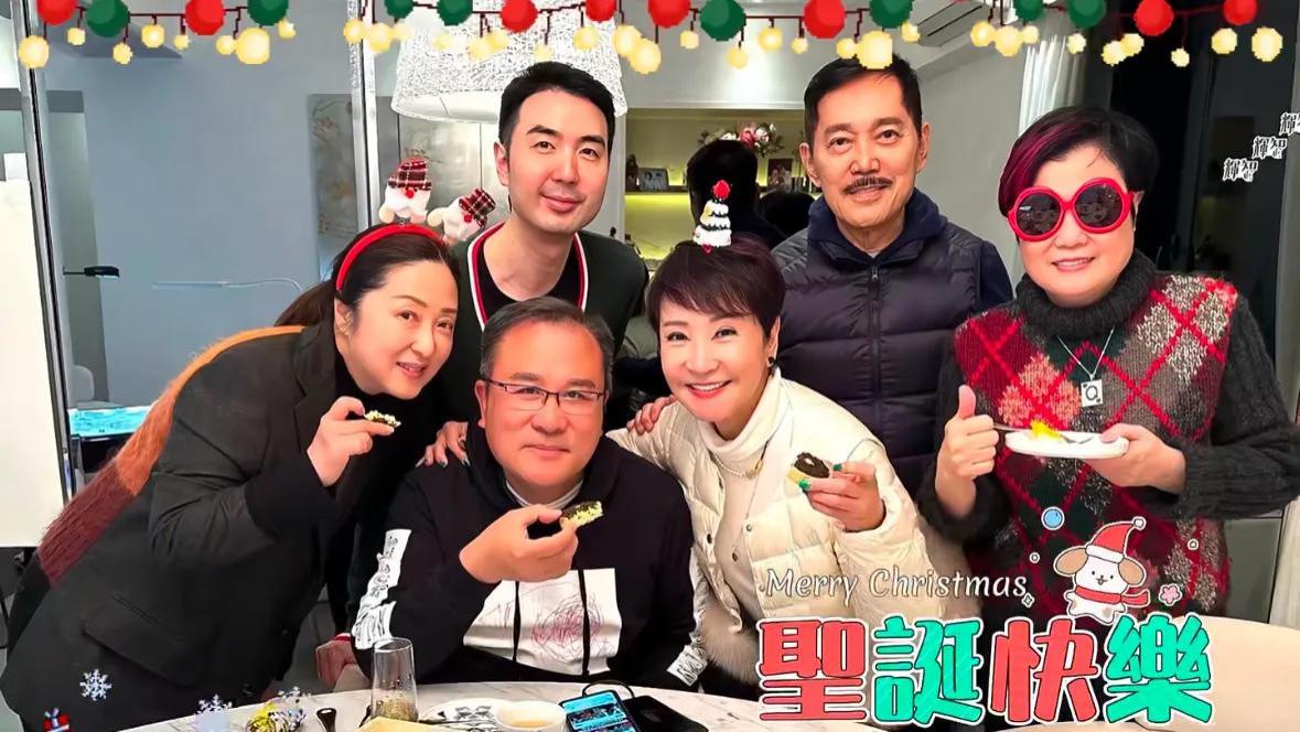 谢霆锋带俩儿子日本度假，小Q嘴甜哄得奶奶很开心，难得三代同堂