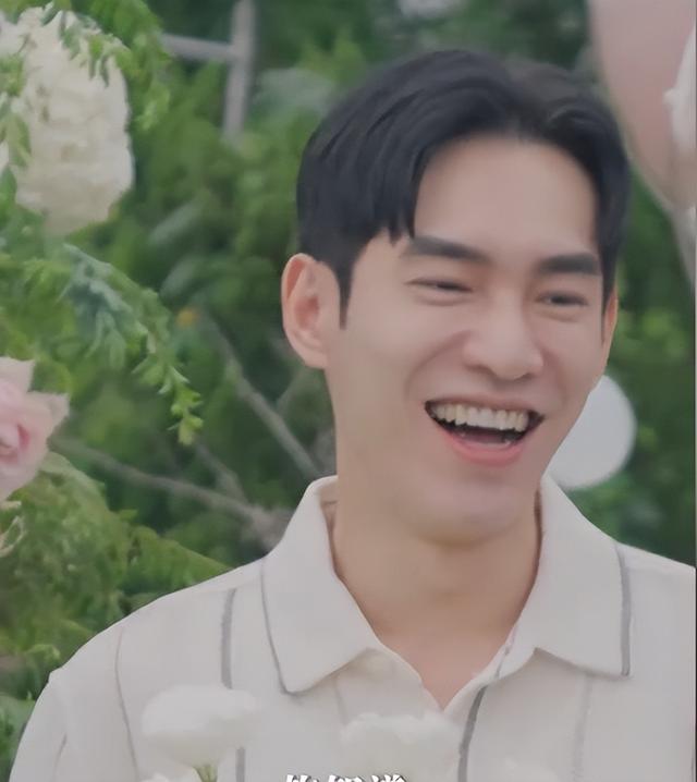 张书豪求婚欧阳妮妮成功!妹妹欧阳娜娜到场送祝福,浪漫现场曝光