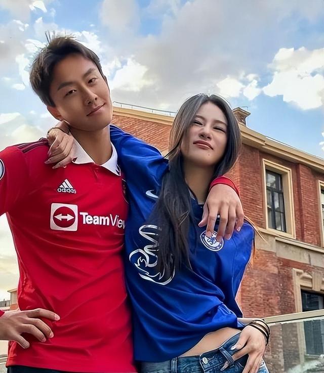 范斯晶与男友露面,两人大秀恩爱,范志毅非常看好这段婚姻。