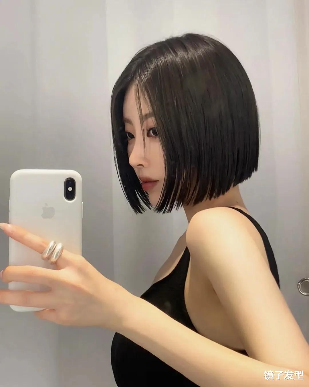 简单的发型却很时尚,边线剪齐很有辨识度,美到你了吗